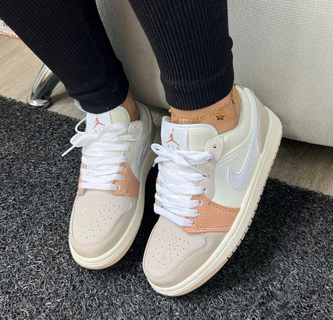 Nike Air Jordan Low 1 Beige Dama